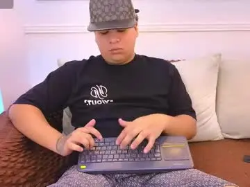 Chaturbate Live Sex Cam of bennett_alejoo