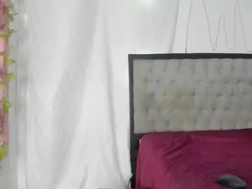 Chaturbate Sex Cam of emi_henao