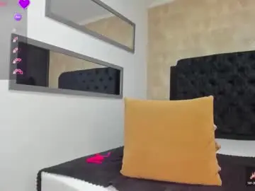 Chaturbate Sex Cam of layla_mackenzie01