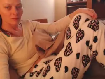 Chaturbate Sex Cam of andrasweetie