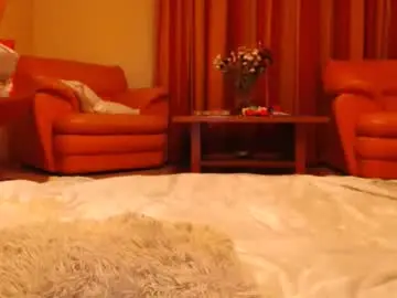 Chaturbate Live Sex Cam of andrasweetie