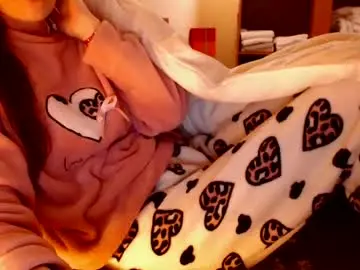 Chaturbate Sex Cam of andrasweetie
