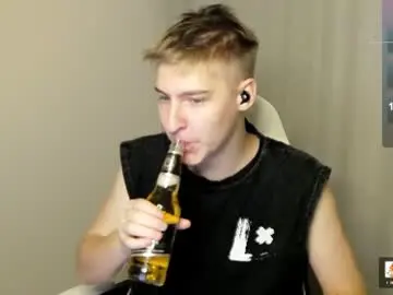 Chaturbate Live Sex Cam of mrsexycum4u