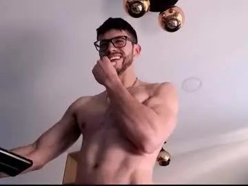 Chaturbate Sex Cam of phantom_bigger1