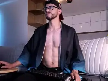 Chaturbate Sex Cam of phantom_bigger1