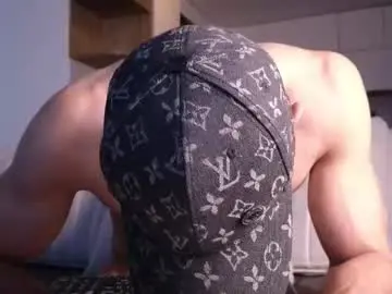 Chaturbate Live Sex Cam of phantom_bigger1