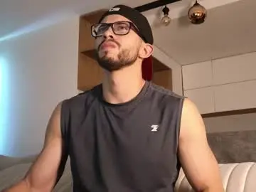 Chaturbate Private Sex Chat of phantom_bigger1