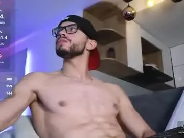 Chaturbate Private Sex Chat of phantom_bigger1