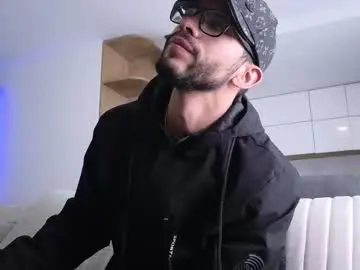 Chaturbate Private Sex Chat of phantom_bigger1