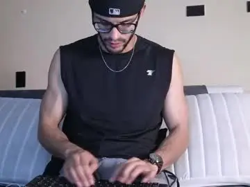 Chaturbate Sex Chat of phantom_bigger1