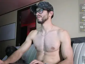 Chaturbate Free Live Porn of phantom_bigger1