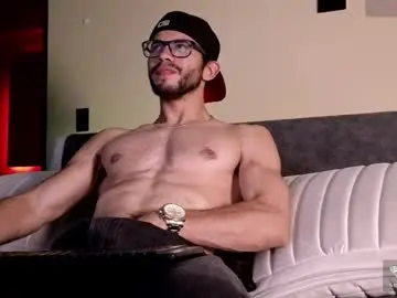 Chaturbate Nude Webcam of phantom_bigger1