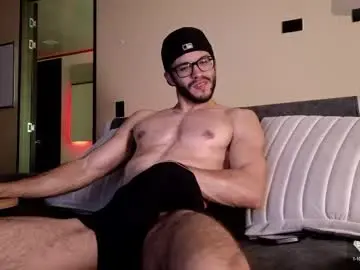 Chaturbate Best live sex cam show of phantom_bigger1