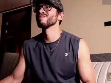 Chaturbate Sex Cam of phantom_bigger1