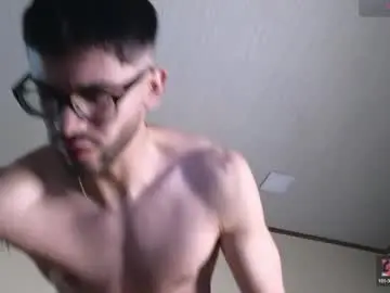 Chaturbate Free Porn Cam of phantom_bigger1