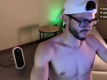 Chaturbate Live Porn of phantom_bigger1