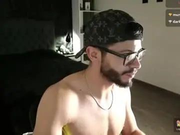 Chaturbate Sex Cam of phantom_bigger1
