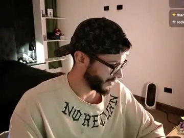 Chaturbate Free Porn Cam of phantom_bigger1