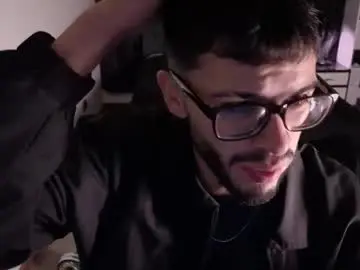 Chaturbate Live Porn of phantom_bigger1