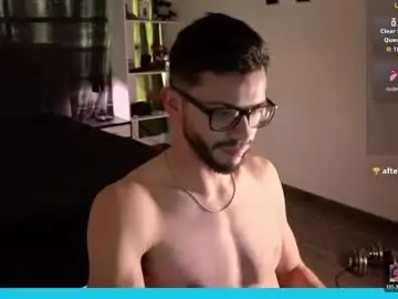 Chaturbate Free Live Porn of phantom_bigger1