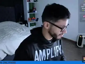 Chaturbate Live Porn of phantom_bigger1