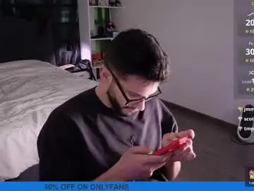 Chaturbate Nude Webcam of phantom_bigger1
