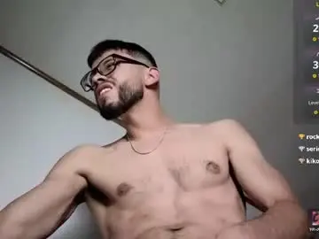 Chaturbate Sex Cam of phantom_bigger1