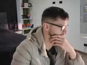 Chaturbate Best live sex cam show of phantom_bigger1