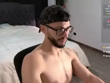 Chaturbate Nude Webcam of phantom_bigger1