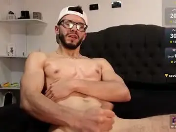 Chaturbate Watch Live Sex Cams of phantom_bigger1
