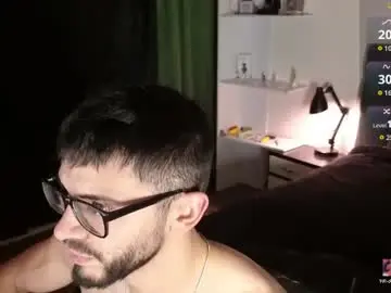 Chaturbate Live Sex Cam of phantom_bigger1