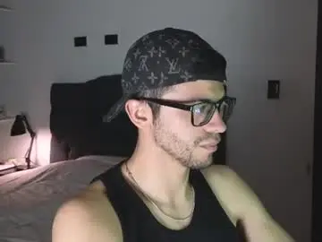 Chaturbate Watch Live Sex Cams of phantom_bigger1