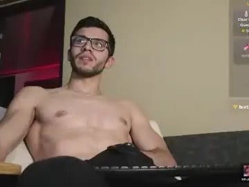 Chaturbate Free Porn Cam of phantom_bigger1