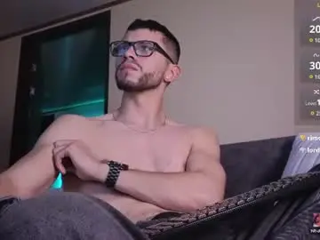 Chaturbate Sex Chat of phantom_bigger1
