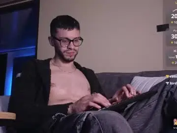 Chaturbate Private Sex Chat of phantom_bigger1