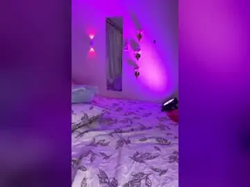 Chaturbate Live Porn of phantom_bigger1