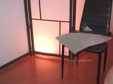 Chaturbate Live Sex Cam of roselinedior