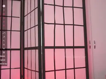 Chaturbate Sex Cam of roselinedior
