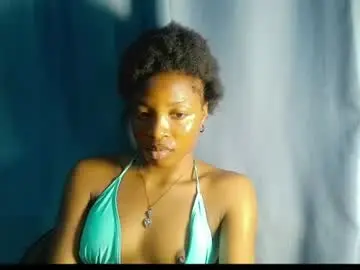 Chaturbate Live Sex Cam of chocolatebadbitch_leey