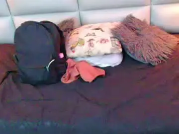 Chaturbate Live Sex Cam of naomi_rider77