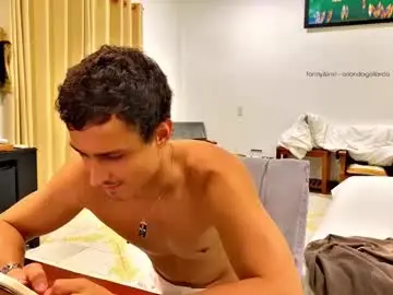 Chaturbate Free Porn Cam of orlando__bloom