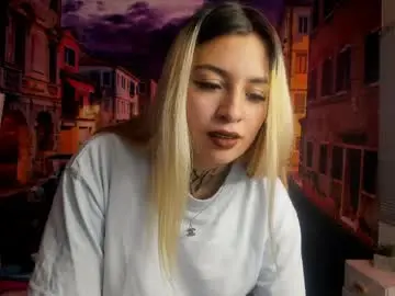 Chaturbate Live Sex Cam of tamara_velezz