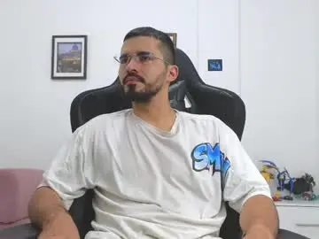 Chaturbate Live Sex Cam of alejandroo_7