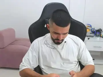 Chaturbate Best live sex cam show of alejandroo_7