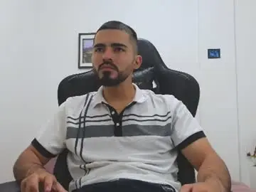 Chaturbate Live Porn of alejandroo_7