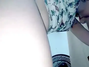 Chaturbate Adult Video Chat of petiteivoryqueen