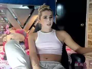 Chaturbate Best live sex cam show of isa__fox_1