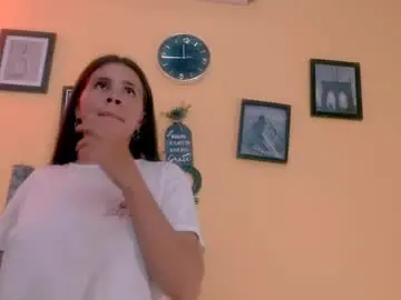 Chaturbate Free Live Porn of miajuice18
