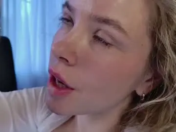 Chaturbate Free Live Porn of milly_shy