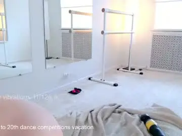 Chaturbate Live Porn of milly_shy